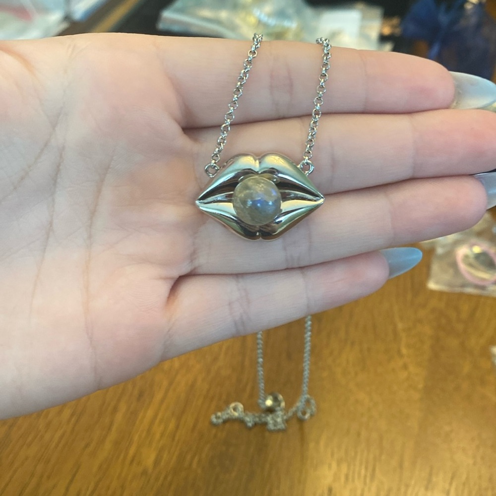 Silver Hespera necklace, speak the truth, lip necklace, mouth, Labradorite